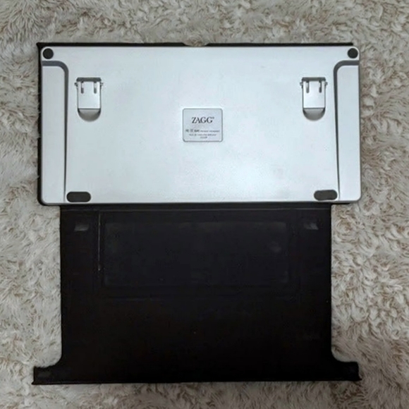 *SOLD* ZAGG Flex Bluetooth Tablet Keyboard Folio Apple/Android - Picture 4 of 6